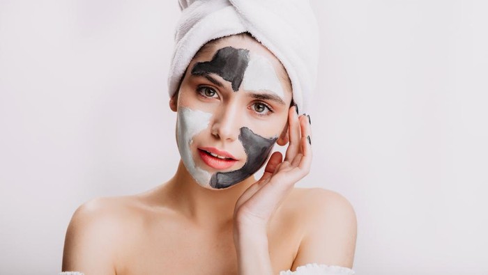 6 Kesalahan Saat Memakai Masker Wajah, Jadi Bikin Jerawatan dan Terbuang Sia-sia!