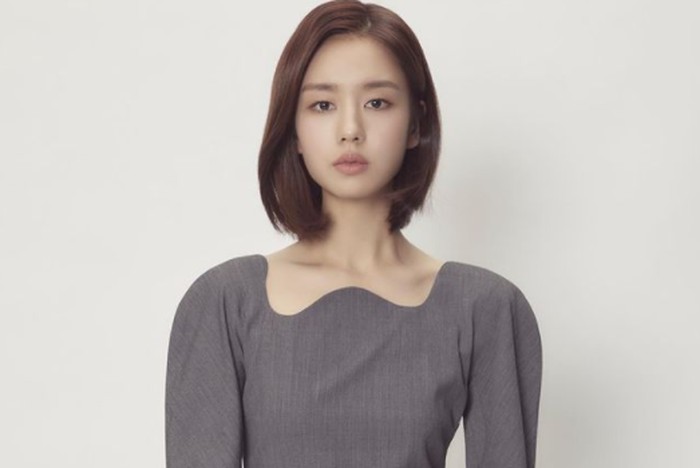 Ahn Eun Jin lahir pada tanggal 6 Mei 1991. Bisa dibilang, ia merupakan aktris pendatang baru yang namanya cukup bersinar saat ini, Beauties./Foto: instagram.com/eunjin___a