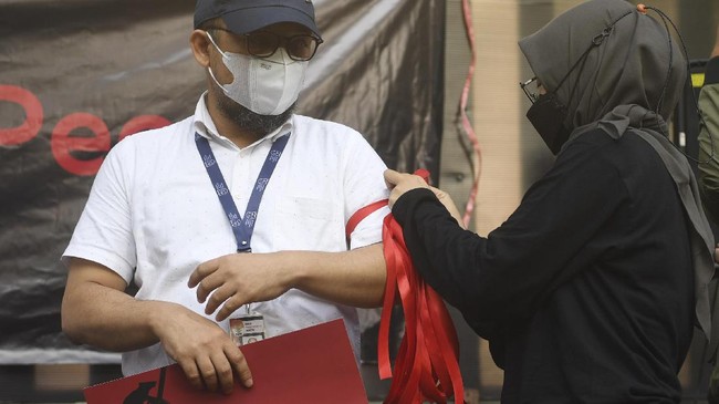 Eks pnyidik KPK yang pernah menjadi kepala satgas penyidikan menyatakan kasus korupsi bansos yang menyeret Juliar Batubara
