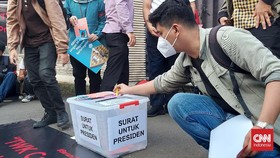 H-3 Novel Cs Dipecat, Desakan ke Jokowi Menguat