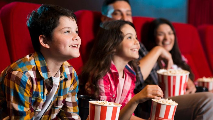 Bersiap... Mulai Besok Bioskop Kembali Beroperasi, Segenap Aturan Ini Perlu Kamu Tahu!