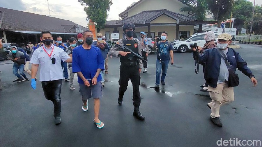 Boris 'Preman Pensiun' Ditangkap Polisi