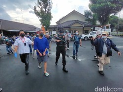 Jabar Hari Ini: Boris Preman Pensiun Ditangkap-Karyawan DAMRI Tak Digaji 7 Bulan