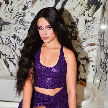 Sambut 2022, Camila Cabello Putuskan Rehat dari Medsos