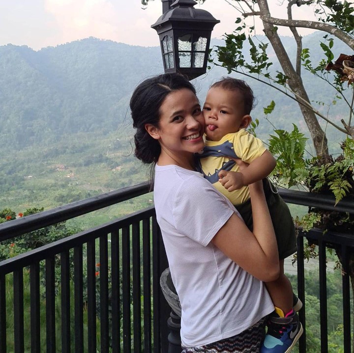 <p>Kini Janta sudah menginjak usia 1 tahun. Buah hati Cantika Felder tumbuh menjadi balita yang sangat aktif, Bunda. (Foto: Instagram @cantikafelder)</p>