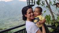 <p>Kini Janta sudah menginjak usia 1 tahun. Buah hati Cantika Felder tumbuh menjadi balita yang sangat aktif, Bunda. (Foto: Instagram @cantikafelder)</p>