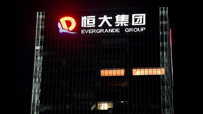 Raksasa properti China Evergrande Group resmi mengumumkan kebangkrutan.