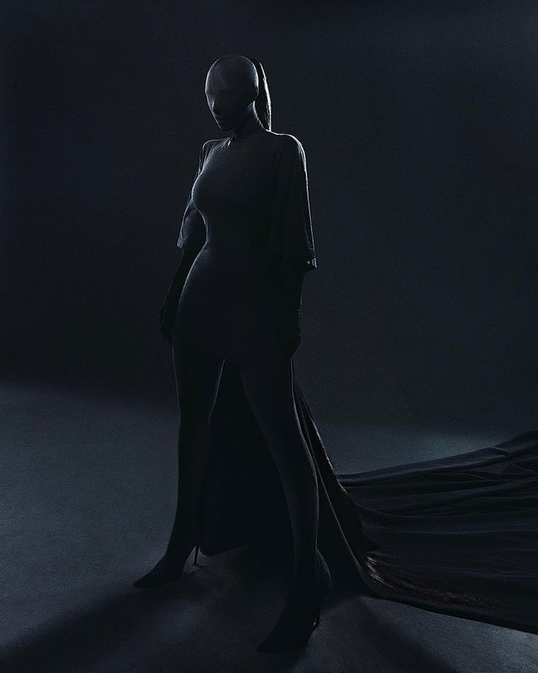 Inip Penampilan Kim Kardashian di Met Gala 2021 yang Jadi Sorotan Kim Kardashian menjadi perhatian publik saat menghadiri Met Gala 2021 karena busana yang ia kenakan. Yuk intip!