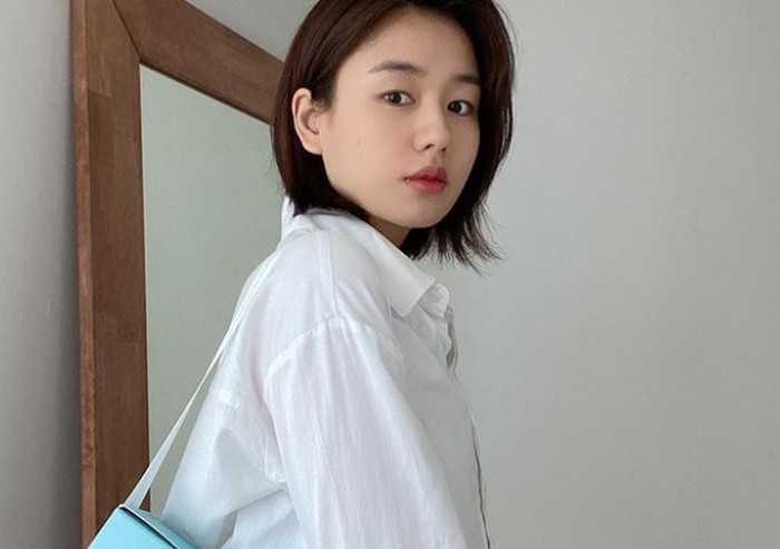 Jauh sebelum main drama, Ahn Eun Jin sudah menekuni dunia teater, lho. Ia menjadi aktris musikal sejak tahun 2011, dan telah berperan dalam berbagai judul musikal populer di Korea./Foto: instagram.com/eunjin___a