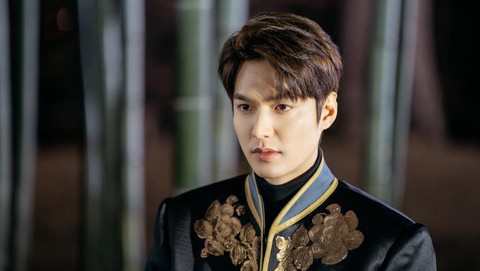 brunette on X: @ActorLeeMinHo invited to the MEN'S SPRING-SUMMER