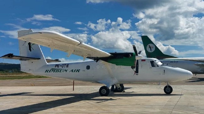 Salah satu dari tiga korban pesawat jatuh Rimbun Air dimakamkan di Balikpapan.