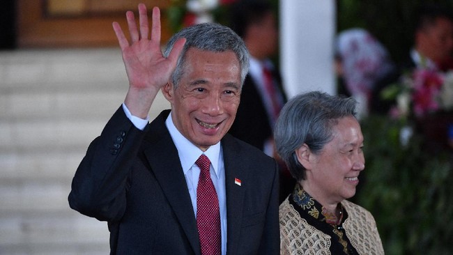 Perdana Menteri Singapura, Lee Hsien Loong, mengatakan bahwa Menteri Keuangan Lawrence Wong akan menjadi suksesornya.