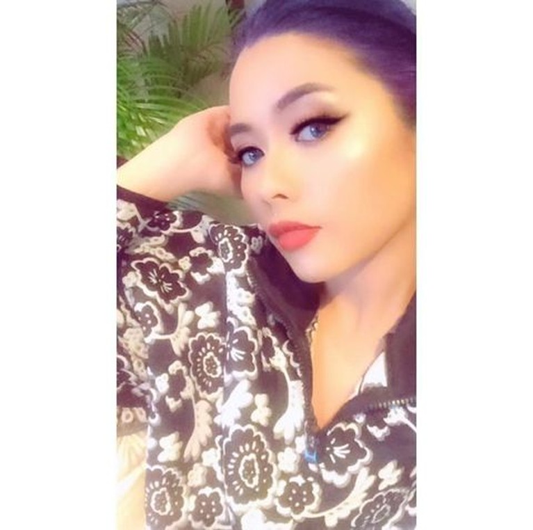 Potret Lirabica Finalis Miss Earth 2019 yang Dilabrak Para Istri di Komplek Rumah Finalis Miss Earth 2019 Lirabica sedang jadi sorotan karena dilabrak para istri di komplek rumahnya. Yuk intip potretnya!