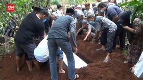 VIDEO: Jenazah Korban Kebakaran Lapas Tangerang Dimakamkan