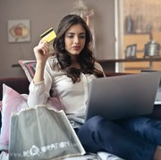 Hati-hati Pencurian Data! Ini 7 Tips Aman Gunakan Kartu Kredit Saat Belanja Online