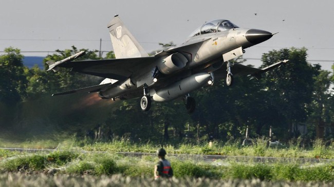 Sebanyak 29 pesawat China memasuki zona pertahanan udara Taiwan pada Selasa (21/6), militer kerahkan jet tempur.