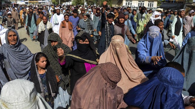 Petinggi Taliban menyatakan untuk saat ini hanya boleh mengizinkan perempuan Afghanistan bekerja sebagai pembersih toilet.