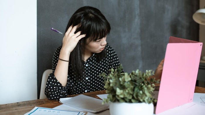 Sebelum Kantong Jebol, Ini Cara Mengatasi Pengeluaran Tak Terduga di Kantor