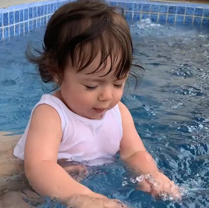 <p>Putri pertama pasangan Asmirandah dan Jonas Rivanno, Chloe Emmanuelle Van Wattimena, kini telah berusia 9 bulan, Bunda. (Foto: Instagram @asmirandah89)</p>