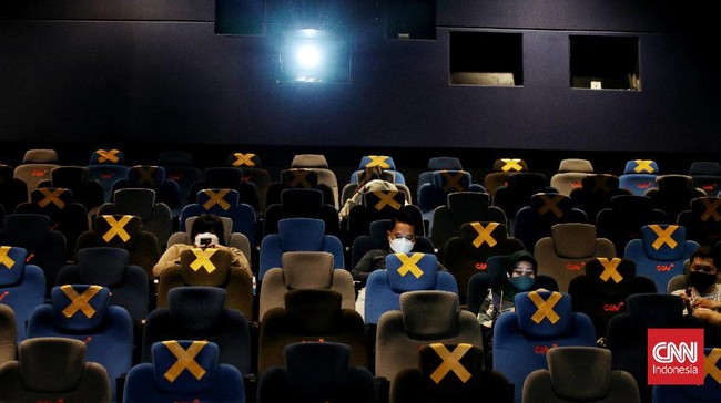 Pemprov DKI Jakarta menyatakan seluruh bioskop sudah terintegrasi dengan aplikasi PeduliLindungi, sehingga boleh buka mulai hari ini.