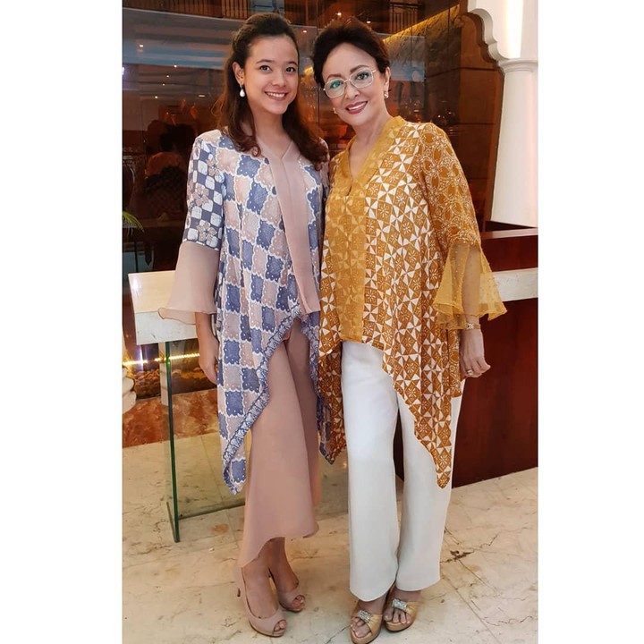 <p>Cantika Felder adalah putri artis lawas Minati Atmanegara yang kini sudah beranjak dewasa. Cantika pernah meniti karier sebagai penyanyi cilik, Bunda. (Foto: Instagram @cantikafelder)</p>