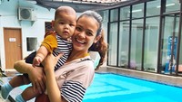 7 Potret Cantika Putri Minati Atmanagara, Eks Artis Cilik yang Sudah Punya Anak