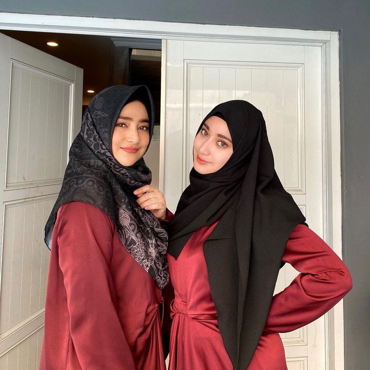 <p>Enggak hanya kompak, keduanya juga kerap disebut sebagai saudara kembar karena terlihat amat mirip. (Foto: Instagram)</p>