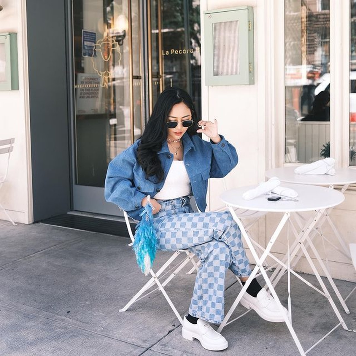 Rachel Vennya sedang berada di Amerika Serikat&comma; gaya outfitnya pun kerap tuai pujian&period; Yuk kita intip penampilannya&excl;