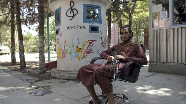 FOTO : Senyap Musik di Bawah Ketiak Taliban