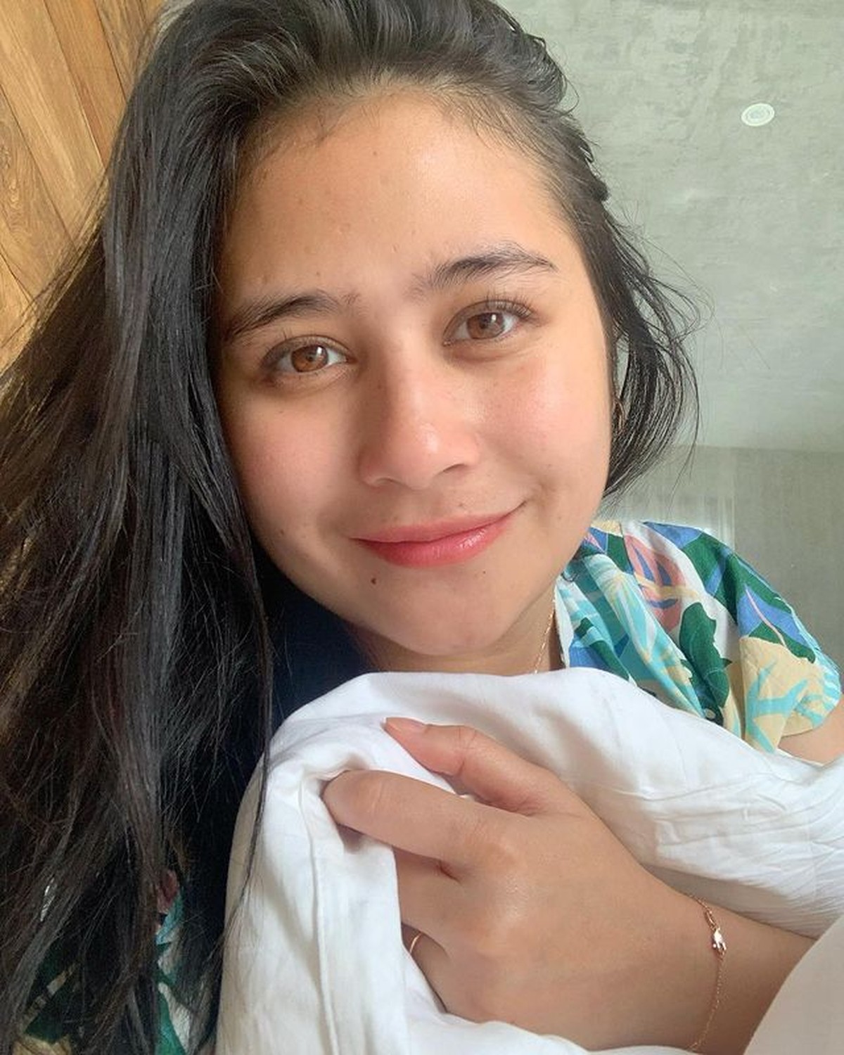 Prilly Latuconsina tengah berada di Bali untuk liburan menikmati waktu me time nya&period; Yuk kita intip kegiatan serunya&excl;