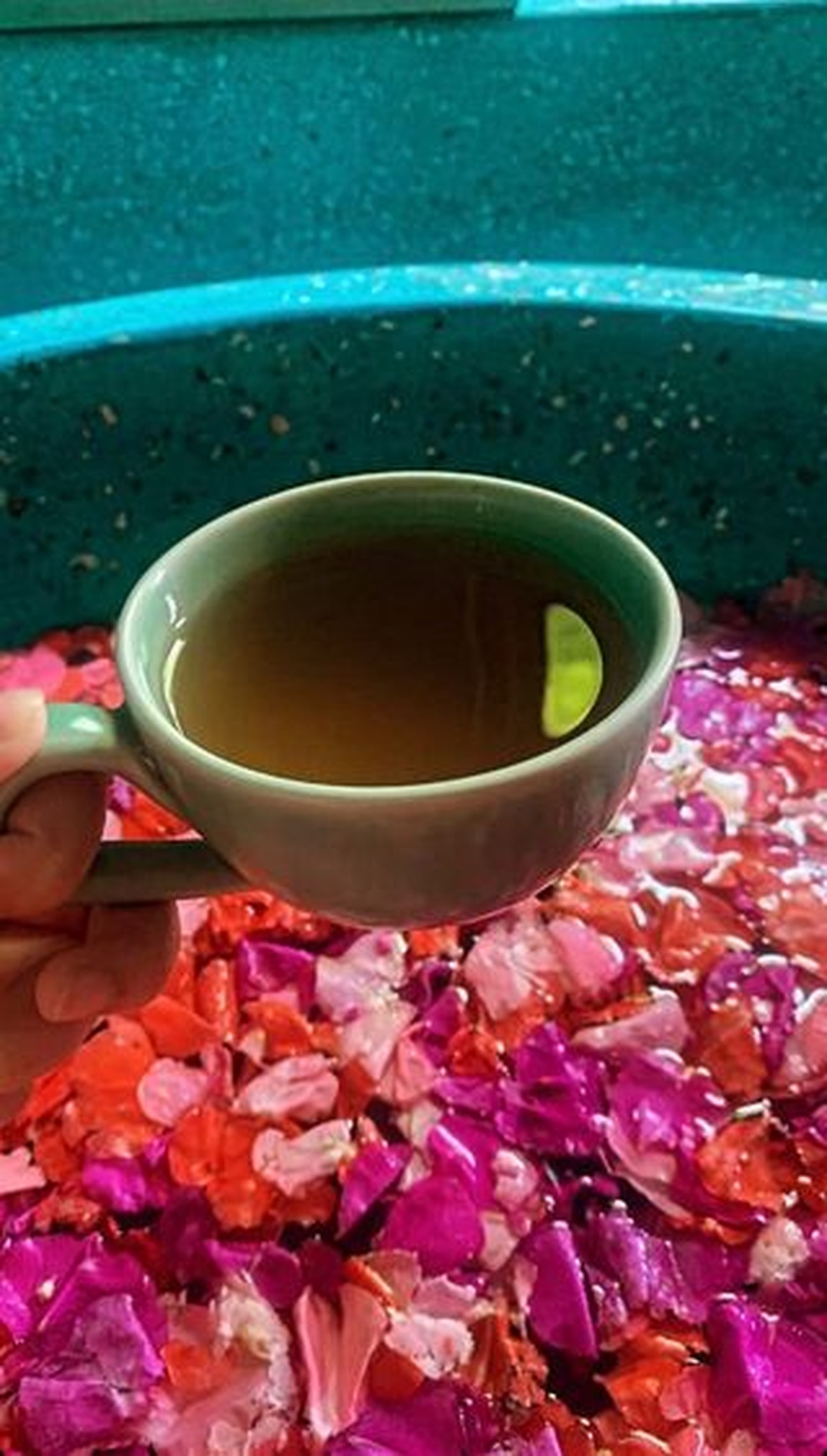 Prilly Latuconsina tengah berada di Bali untuk liburan menikmati waktu me time nya&period; Yuk kita intip kegiatan serunya&excl;