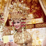 Jenis-Jenis Mahkota Pernikahan Adat di Indonesia! Wah Ternyata Ada Arti Khusus di Balik Desainnya, Penasaran?