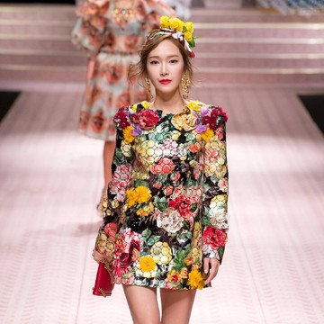 Adu Gaya Seleb Korea Catwalk di Runway, Ada yang Tampil di Milan Fashion Week