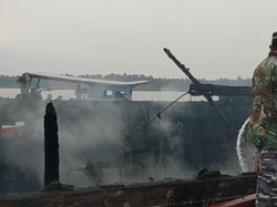 Diduga Dilempar Bom Molotov, Kapal di Asahan Ludes Terbakar