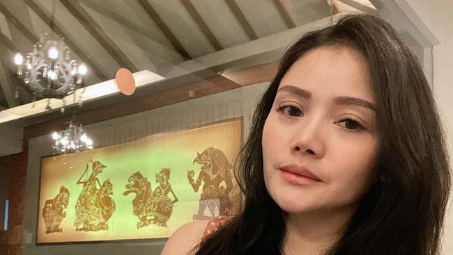 Mawar AFI reveals the chronology before being divorced and her ex-husband marries a babysitter