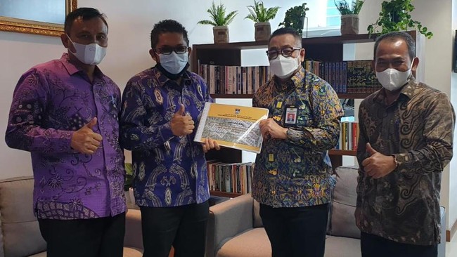 Wali Kota Padang Hendri Septa mengatakan, dari jumlah tersebut sebanyak 200 unit akan dikerjakan pada 2021, dan 1.800 unit sisanya pada 2022.