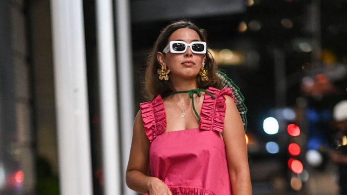 img-title Kiat Cerdas Memilih Outfit untuk Nonton Konser Outdoor di Musim Hujan yang Tidak Boleh Kamu Lewatkan!