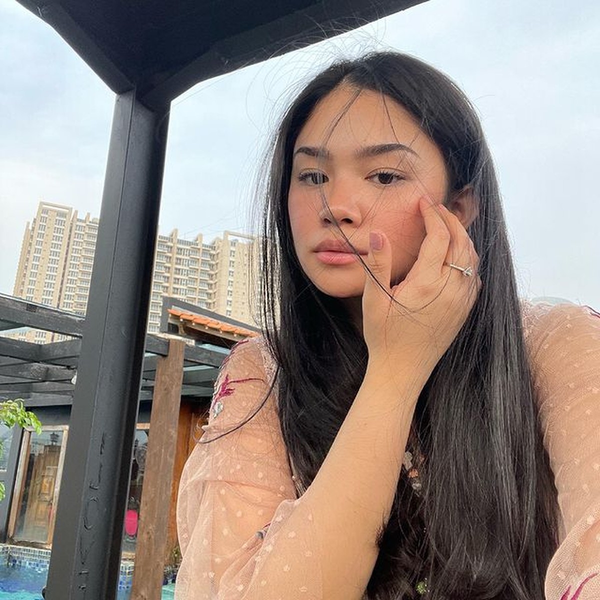 Mulan Jameela memiliki putri sulung yang cantik dan memesona namun jarang tersorot&period; Yuk intip potret Tiara&excl;