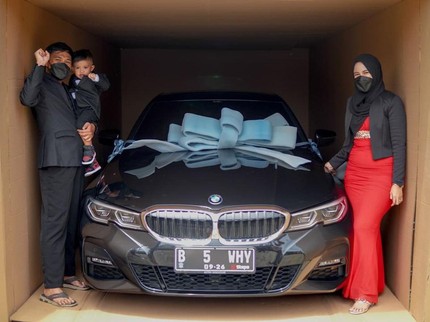 Wow! Anak Ultah ke-2, Crazy Rich Makassar Beri Kado Mobil Mewah Rp1,2 M