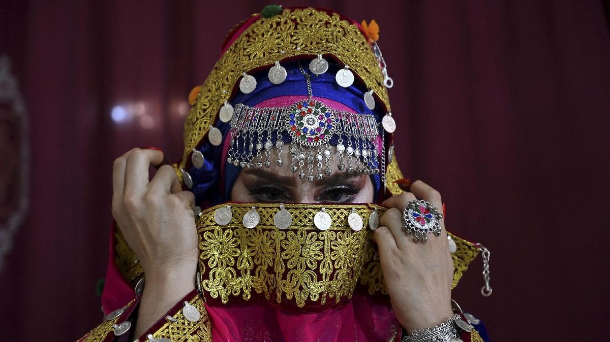 FOTO: Busana Attire Wanita Afghanistan yang Dilarang Taliban