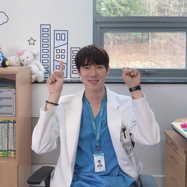 Dituduh Hina Satpam Apartemen, Yoo Yeon Seok Klaim Tak Pernah Tinggal di Sana