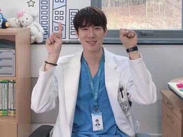 img-title Dituduh Hina Satpam Apartemen, Yoo Yeon Seok Klaim Tak Pernah Tinggal di Sana