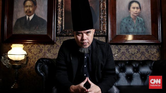 Ahmad Dhani mengatakan penundaaan Konser Dewa 19 di JIS berawal dari pembahasan antara penyelenggara dan kepolisian mengenai keamanan penonton.