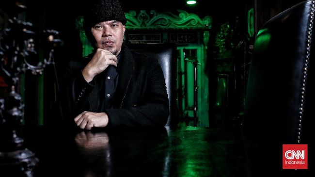 Perjalanan hidup Ahmad Dhani bisa dilihat dari banyak aspek di hidupnya, musik, Dewa 19, politik, hingga keluarga.