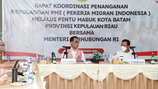 Gubernur H Ansar Ahmad bersama Menteri Perhubungan RI Budi Karya Sumadi menggelar rapat koordinasi membahas pemulangan ribuan PMI di Batam.