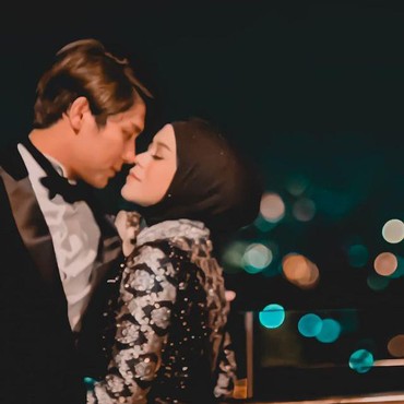 Deretan Foto Mesra Lesti Kejora & Rizky Billar, Pelukan hingga Ciuman