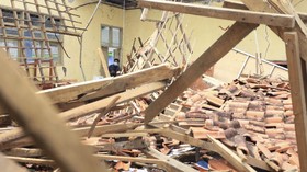 Atap SDN 7 Jember Ambruk, Empat Kelas Rusak Berat