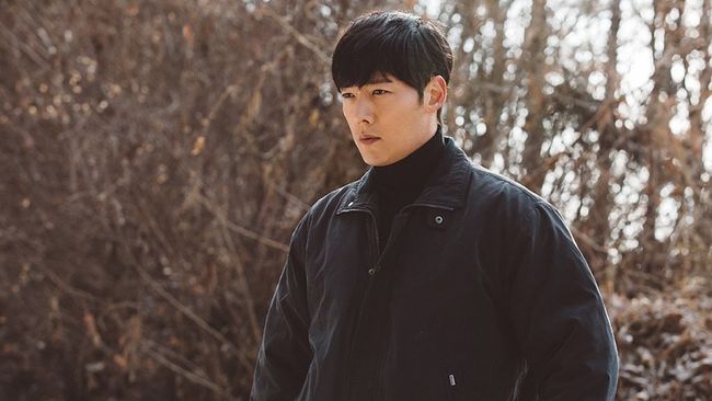 Sinopsis Tunnel episode 3 mengisahkan penemuan korban kelima. Park Gwang-ho (Choi Jin-hyuk) yakin harus menyelesaikan kasus ini supaya kembali ke 1986.