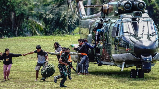 Eskalasi kontak senjata di wilayah Papua kembali meningkat. sejumlah masyarakat sipil dan aparat TNI-Polri menjadi korban meninggal akibat kontak senjata KKB.