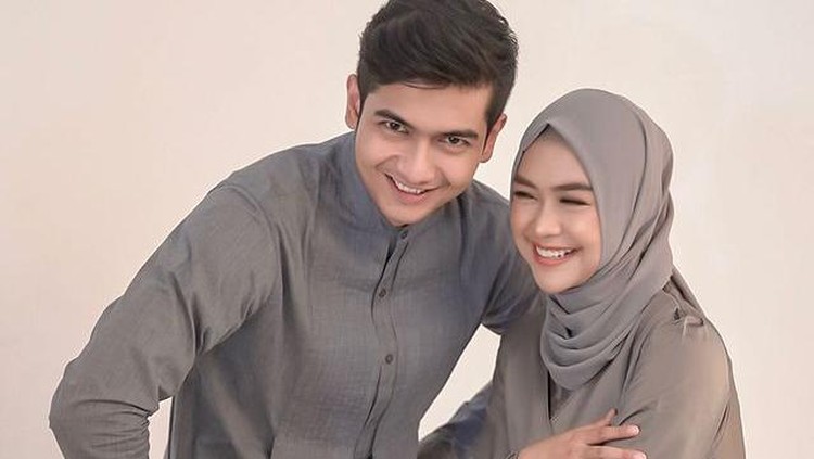 Foto-foto Prewedding Ria Ricis dan Teuku Ryan, Kompak & Manis!